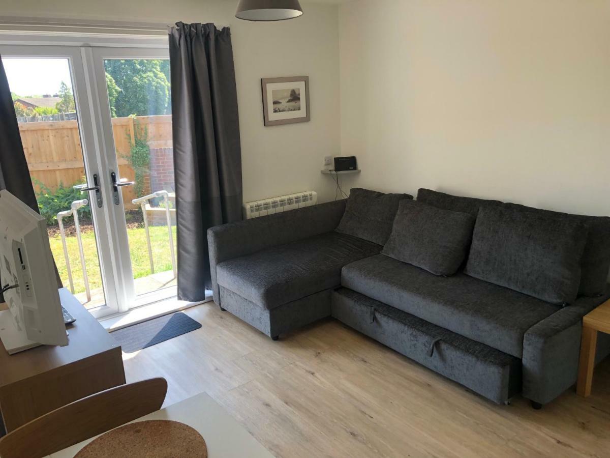 Home-From-Home - Self Catering Garden Apartment, Waterlooville Exterior foto