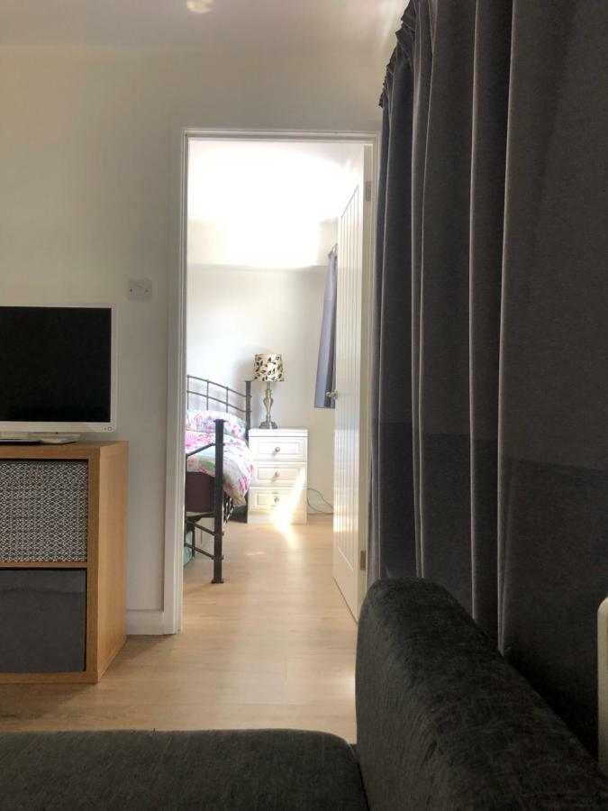 Home-From-Home - Self Catering Garden Apartment, Waterlooville Exterior foto